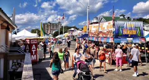 People milling about at the Destin Seafood Festival